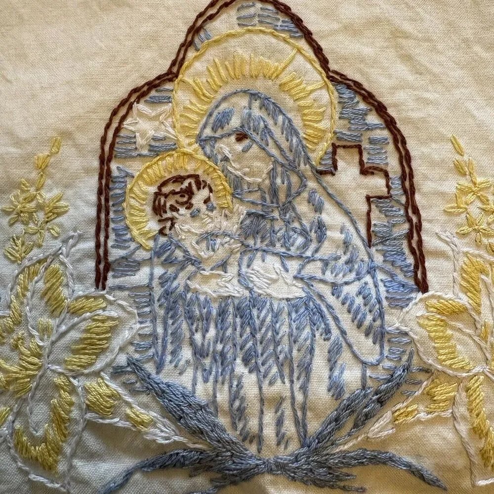 Embroidered Pillowcases Vintage (2) Madonna And Child Religious White